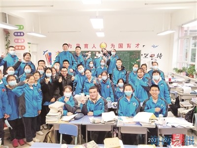 用心用情浇灌每一朵花 厦门支教老师发挥人才优势做好"传帮带"休闲区蓝鸢梦想 - Www.slyday.coM