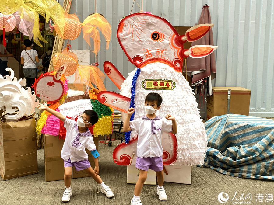 灯月映港，香港花灯点亮中秋之夜休闲区蓝鸢梦想 - Www.slyday.coM