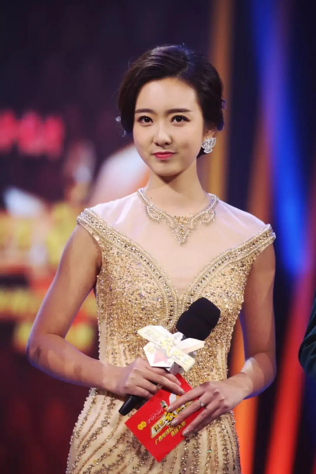 央视中秋晚会节目单：主持阵容添95后美女新人，8位港台艺人献唱休闲区蓝鸢梦想 - Www.slyday.coM