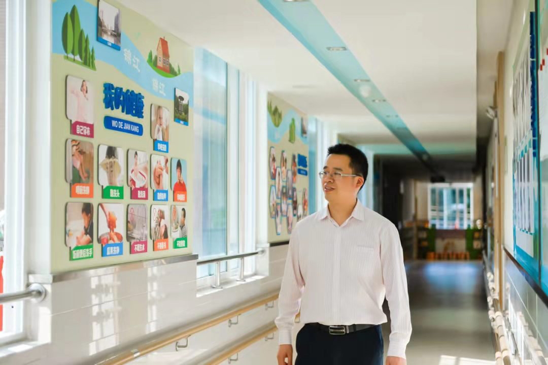 我的宝藏老师④丨这位特殊教育学校校长，是个“点子王”休闲区蓝鸢梦想 - Www.slyday.coM