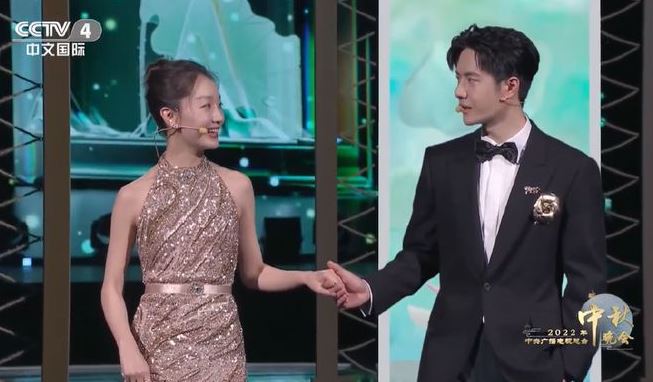 倒放也用上了！毛晓彤檀健次双人拉丁舞演绎《孤独颂歌》休闲区蓝鸢梦想 - Www.slyday.coM