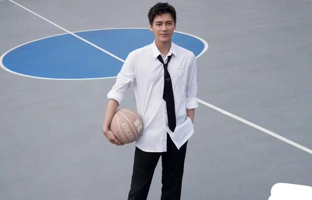 李易峰被传嫖娼被关14天，团队罕见沉默，他已被央视中秋晚会除名休闲区蓝鸢梦想 - Www.slyday.coM