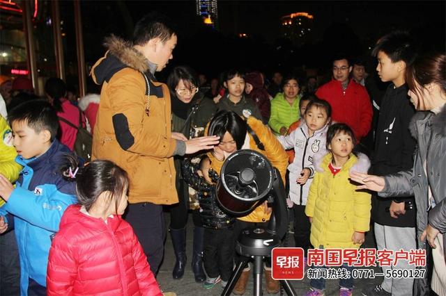 晚安十点（2022.9.10）丨中秋节快乐，追月亮的人休闲区蓝鸢梦想 - Www.slyday.coM