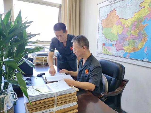 当中秋节遇上教师节，他们有话对TA说...休闲区蓝鸢梦想 - Www.slyday.coM