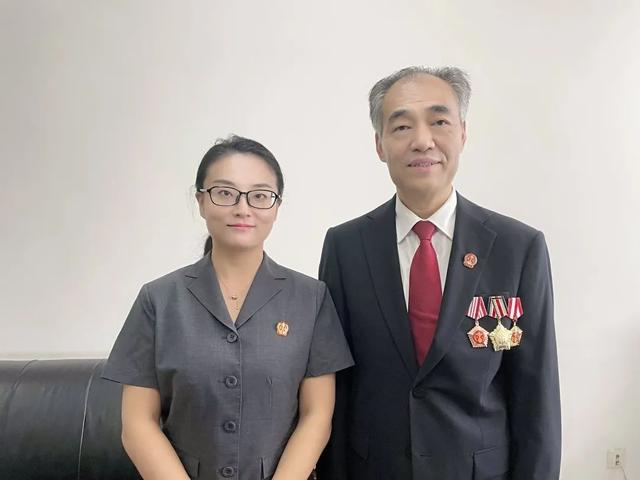 当中秋节遇上教师节，他们有话对TA说...休闲区蓝鸢梦想 - Www.slyday.coM