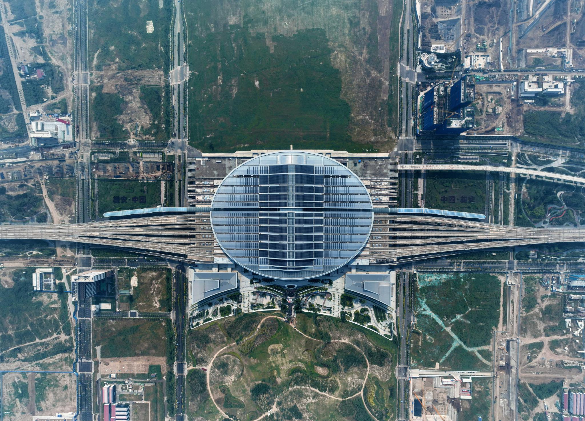 雄安高铁站站顶光伏累计发电超1000万千瓦时