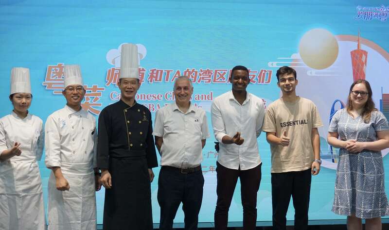 湾区中秋粤味浓 当外国青年遇上粤菜师傅休闲区蓝鸢梦想 - Www.slyday.coM