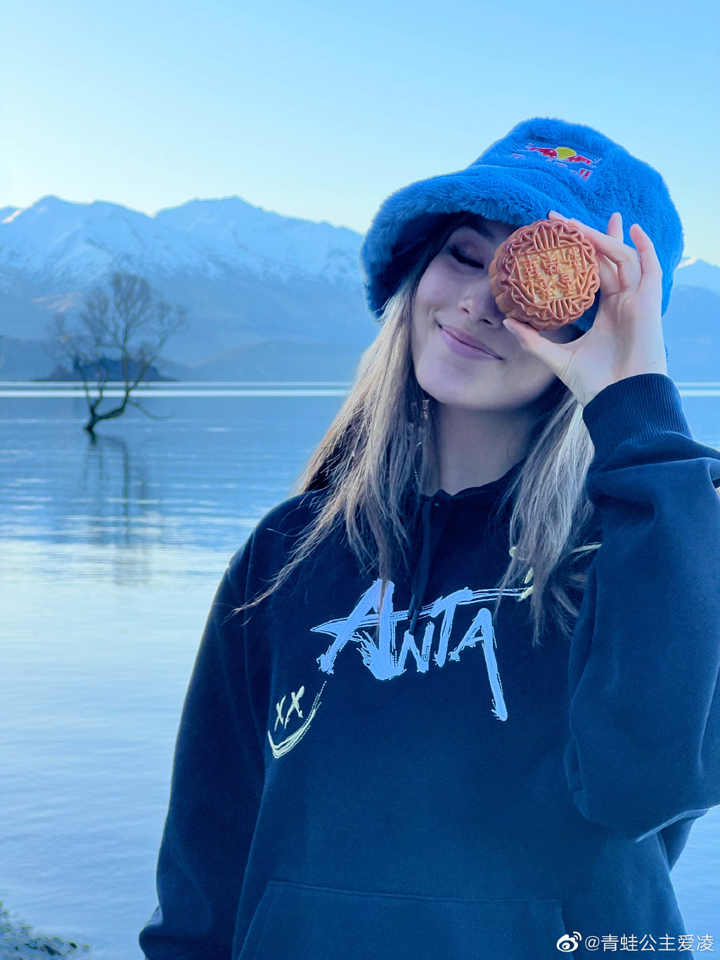 谷爱凌晒新西兰训练近照 手拿月饼庆祝中秋节甜酷满分休闲区蓝鸢梦想 - Www.slyday.coM