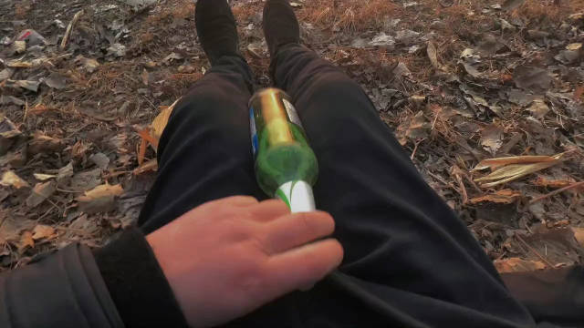 满身烟酒味的我 怎么配的上眼里有光满身奶糖味的她 山鸟与鱼本就不同
