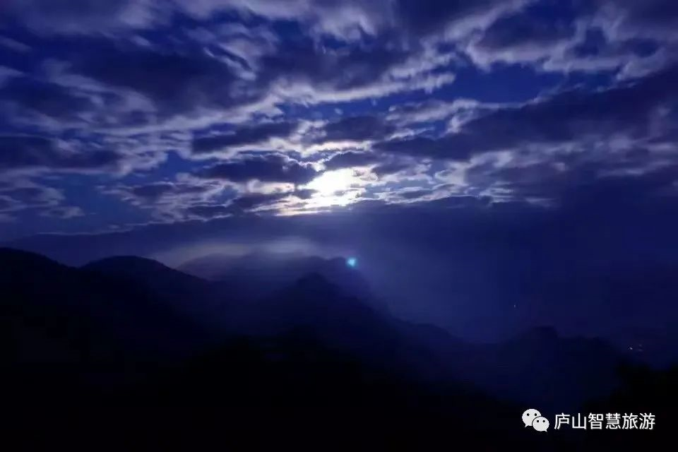 十五的月亮十六圆，快来这些地方寻找你心中的那抹月光！休闲区蓝鸢梦想 - Www.slyday.coM