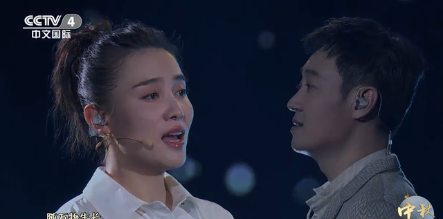 央视中秋晚会：凤凰传奇“解体”，萨顶顶脸僵，毛晓彤檀健次惊艳休闲区蓝鸢梦想 - Www.slyday.coM