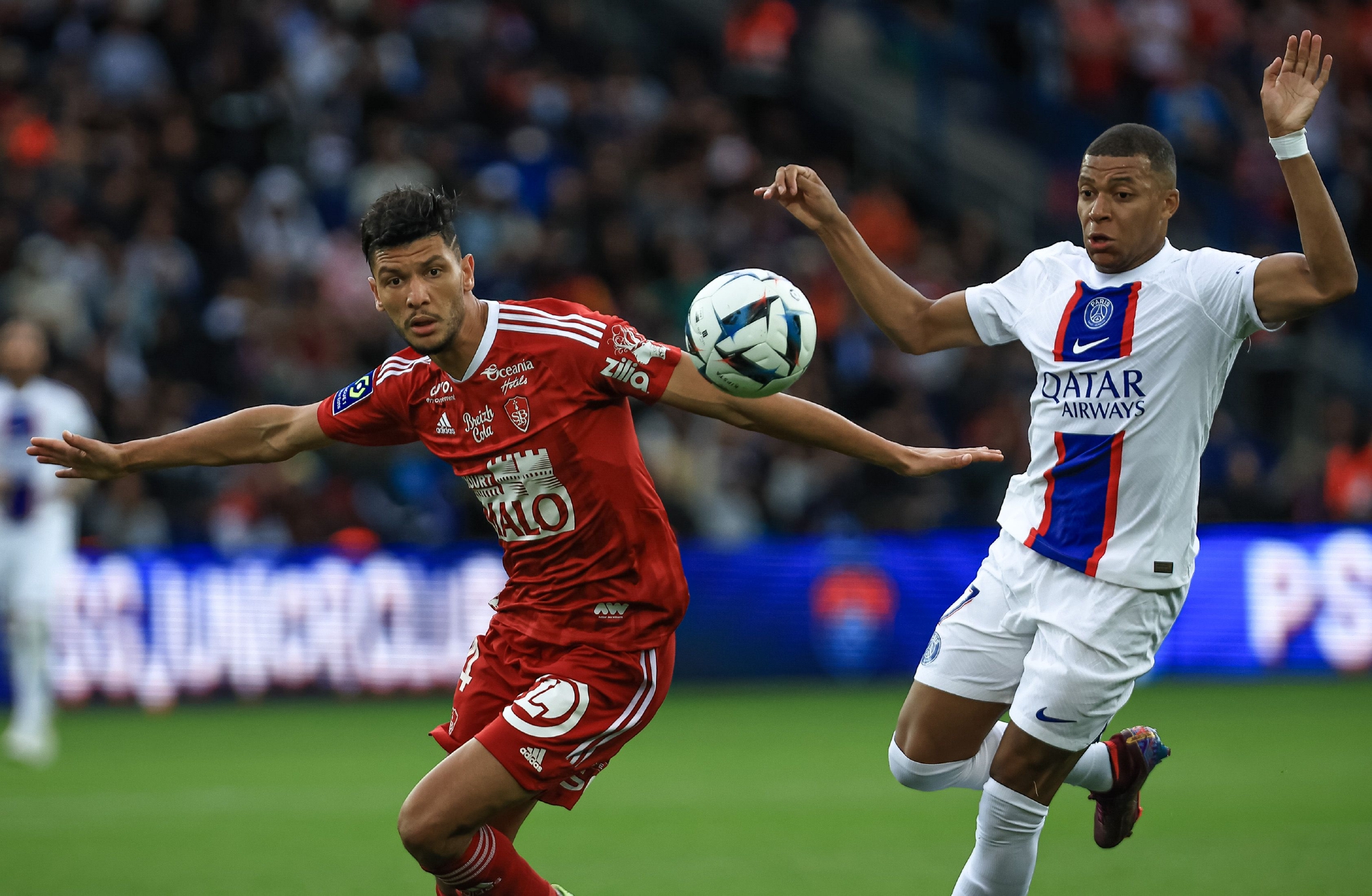 足球法甲巴黎圣日耳曼胜布雷斯特