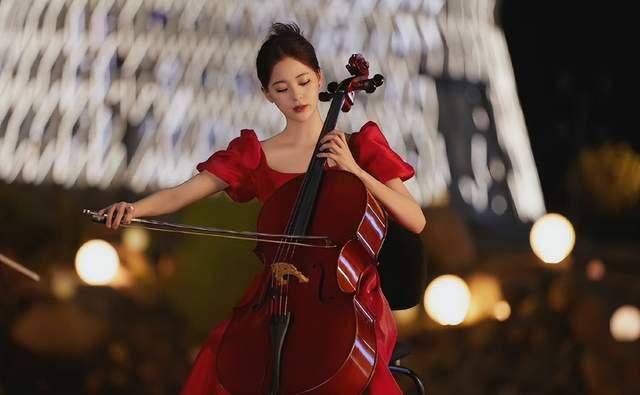 央视中秋晚会：凤凰传奇“解体”，萨顶顶脸僵，毛晓彤檀健次惊艳休闲区蓝鸢梦想 - Www.slyday.coM