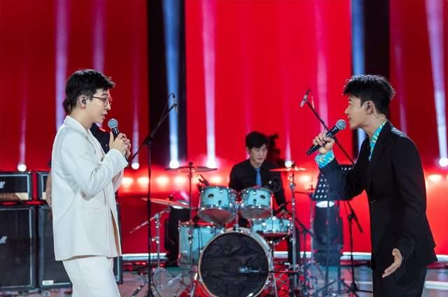 央视中秋晚会：凤凰传奇“解体”，萨顶顶脸僵，毛晓彤檀健次惊艳休闲区蓝鸢梦想 - Www.slyday.coM