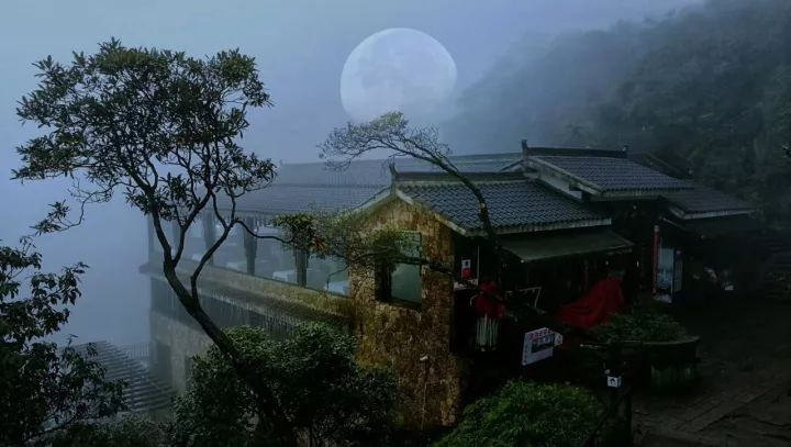 十五的月亮十六圆，快来这些地方寻找你心中的那抹月光！休闲区蓝鸢梦想 - Www.slyday.coM