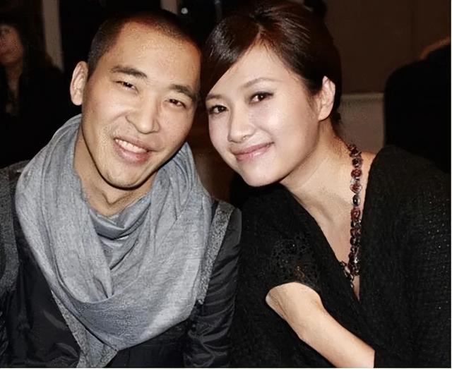 "文艺女神"徐静蕾:给王朔买房,撮合前男友结婚,48岁还未婚__财经头条