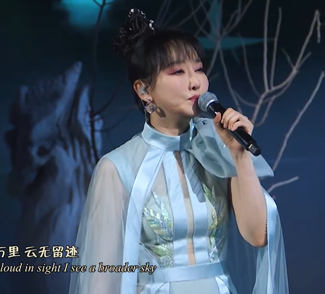 央视中秋晚会：凤凰传奇“解体”，萨顶顶脸僵，毛晓彤檀健次惊艳休闲区蓝鸢梦想 - Www.slyday.coM