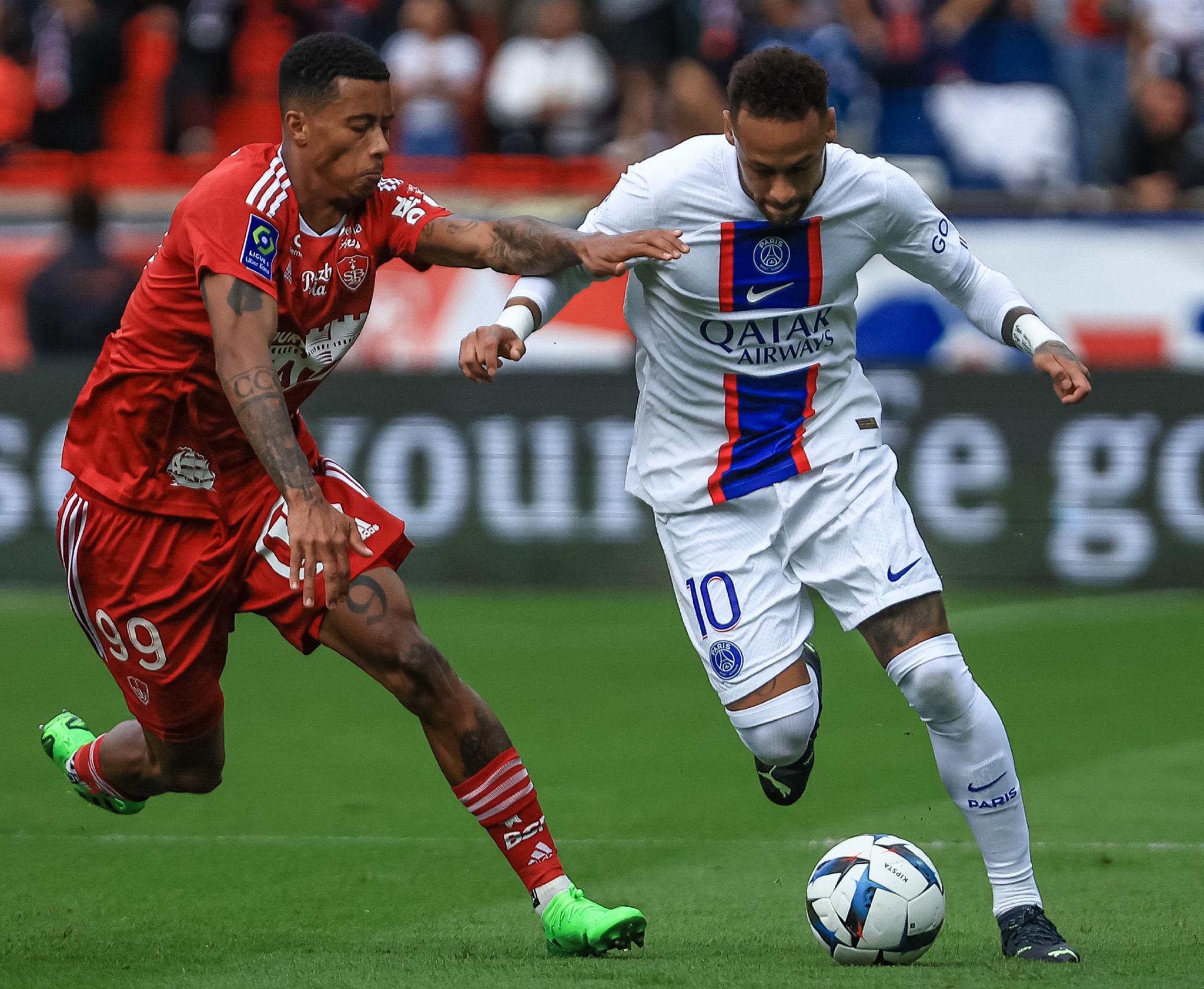 足球法甲巴黎圣日耳曼胜布雷斯特