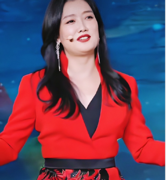 央视中秋晚会：凤凰传奇“解体”，萨顶顶脸僵，毛晓彤檀健次惊艳休闲区蓝鸢梦想 - Www.slyday.coM