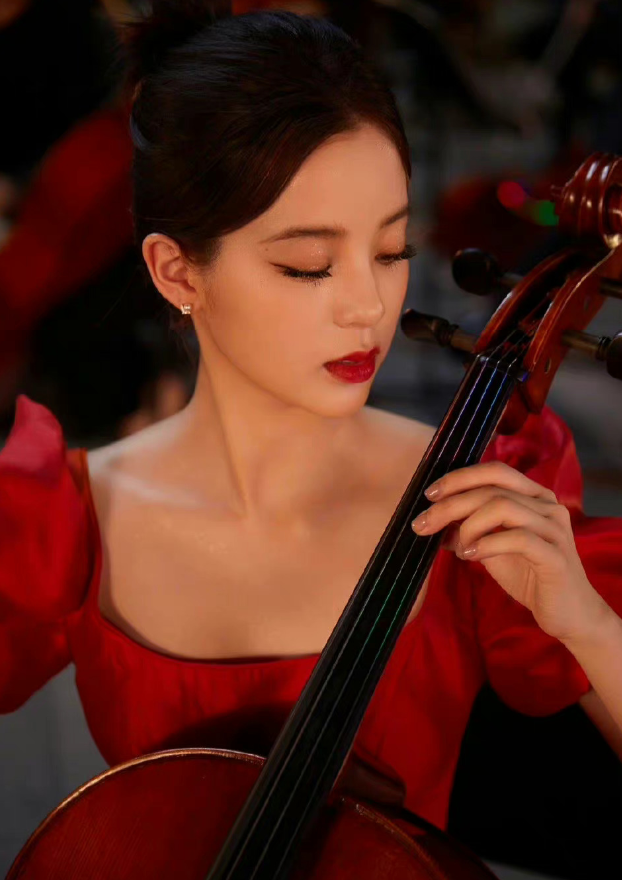 央视中秋晚会：凤凰传奇“解体”，萨顶顶脸僵，毛晓彤檀健次惊艳休闲区蓝鸢梦想 - Www.slyday.coM