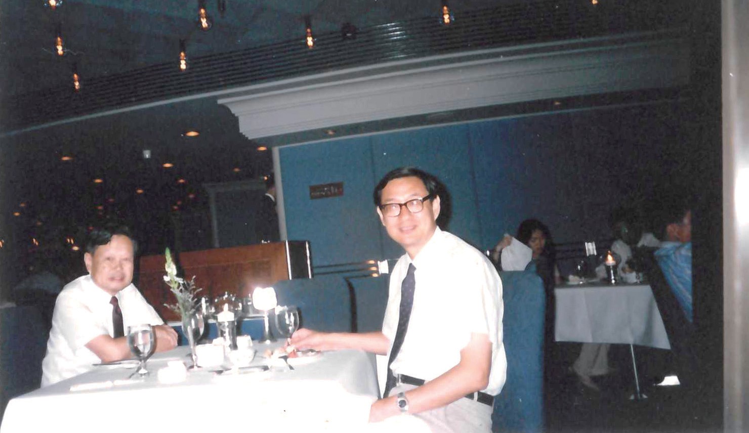 《我知道的杨振宁》:杨先生一直积极促进中国与世界科技交流__财经头条