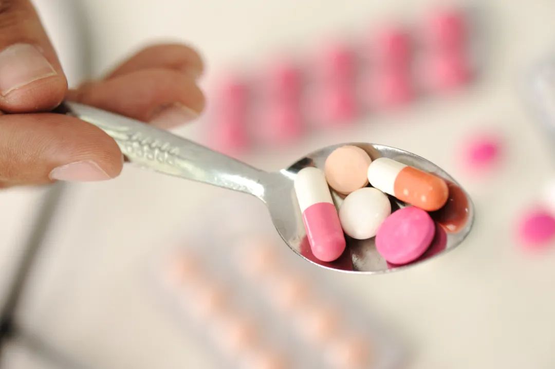 3小时吃下4片，宁波一孩子被确诊急性肾衰竭！父母后悔不已！这些家中常备的东西，千万注意……休闲区蓝鸢梦想 - Www.slyday.coM