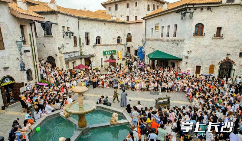 报道透露：罗湖找小姑娘的最好去处是哪些地方？个人推荐这几个高人气商圈