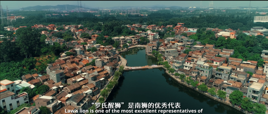 狮群里，出现了一只粉色的小狮子......休闲区蓝鸢梦想 - Www.slyday.coM