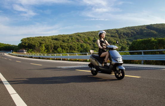 这两款大神级电动车，续航要求即刻满足！新日真的太会了休闲区蓝鸢梦想 - Www.slyday.coM