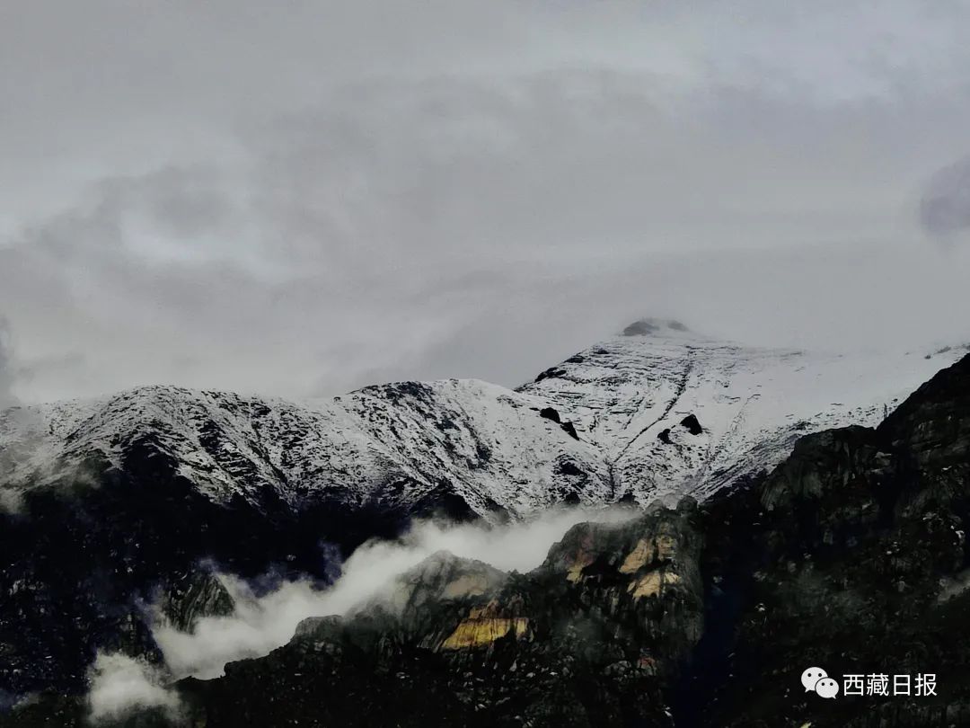 静看拉萨第一场秋雪,静待疫情消散……休闲区蓝鸢梦想 - Www.slyday.coM 静看拉萨第一场秋雪,静待疫情消散……休闲区蓝鸢梦想 - Www.slyday.coM