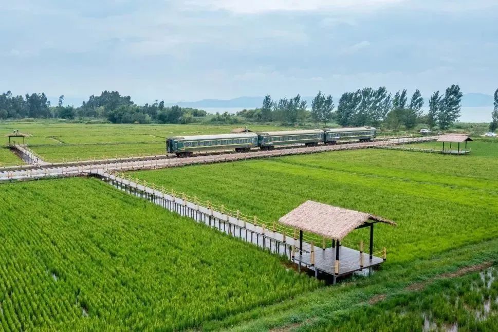 沉浸在昆明现实版宫崎骏动画里的世界休闲区蓝鸢梦想 - Www.slyday.coM