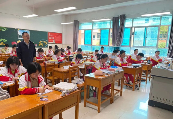 班主任|贵阳一中|教育教学_新浪新闻