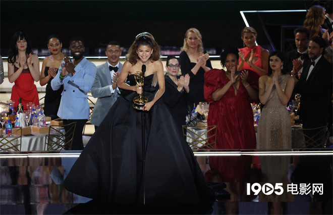 二封视后!赞达亚凭借《亢奋》获艾美奖最佳女主角休闲区蓝鸢梦想 - Www.slyday.coM