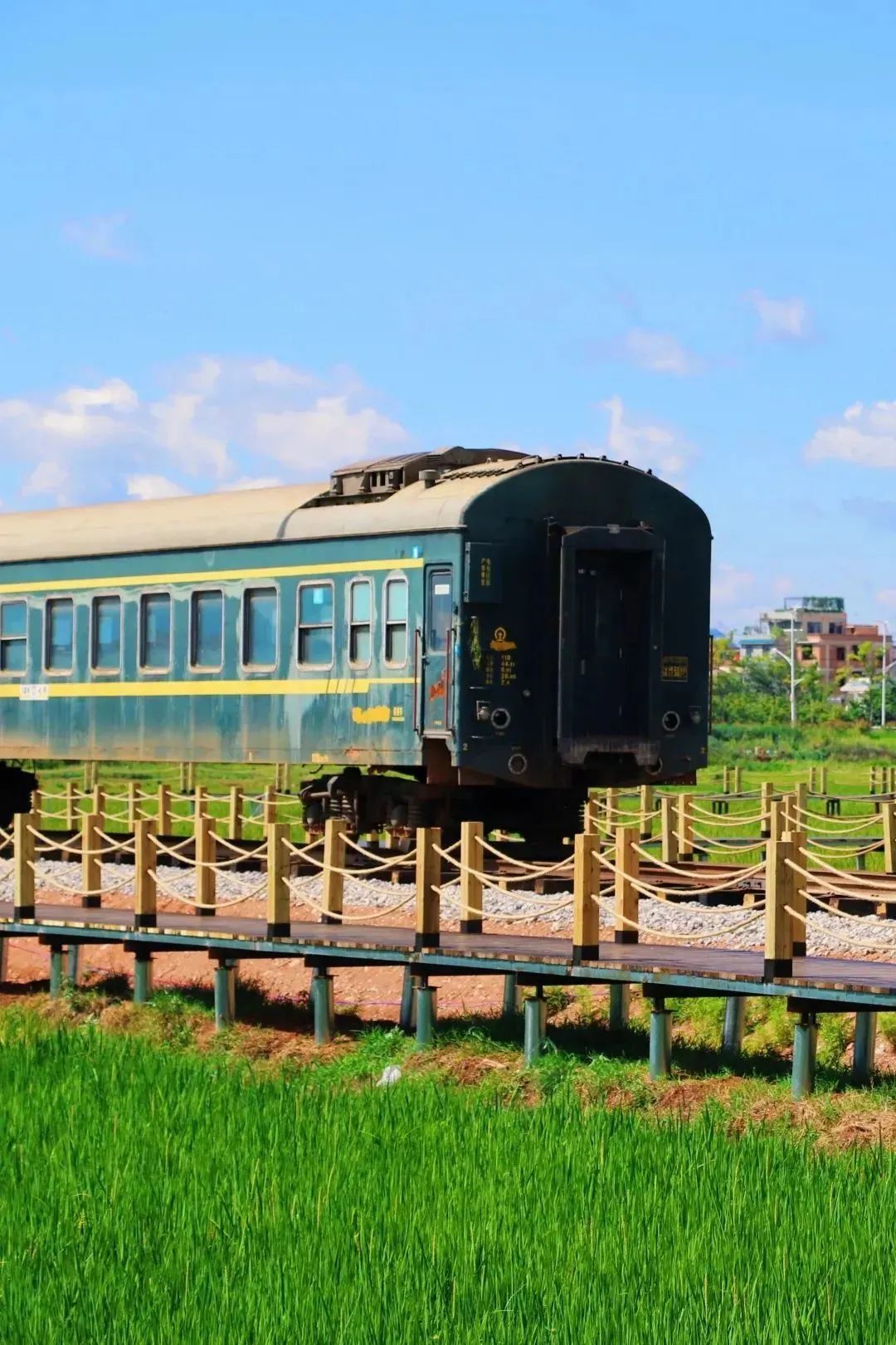 沉浸在昆明现实版宫崎骏动画里的世界休闲区蓝鸢梦想 - Www.slyday.coM