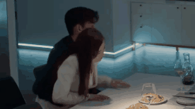 网友吐槽张翰新剧：对女演员咸猪手，抓女演员内衣带，豆瓣评分2.2倒数第一休闲区蓝鸢梦想 - Www.slyday.coM