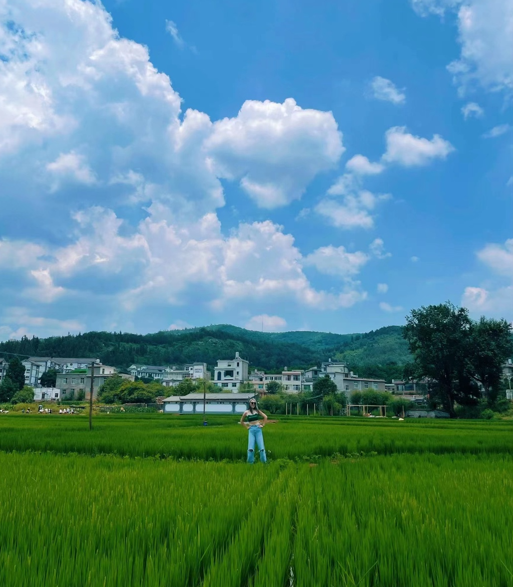 沉浸在昆明现实版宫崎骏动画里的世界休闲区蓝鸢梦想 - Www.slyday.coM