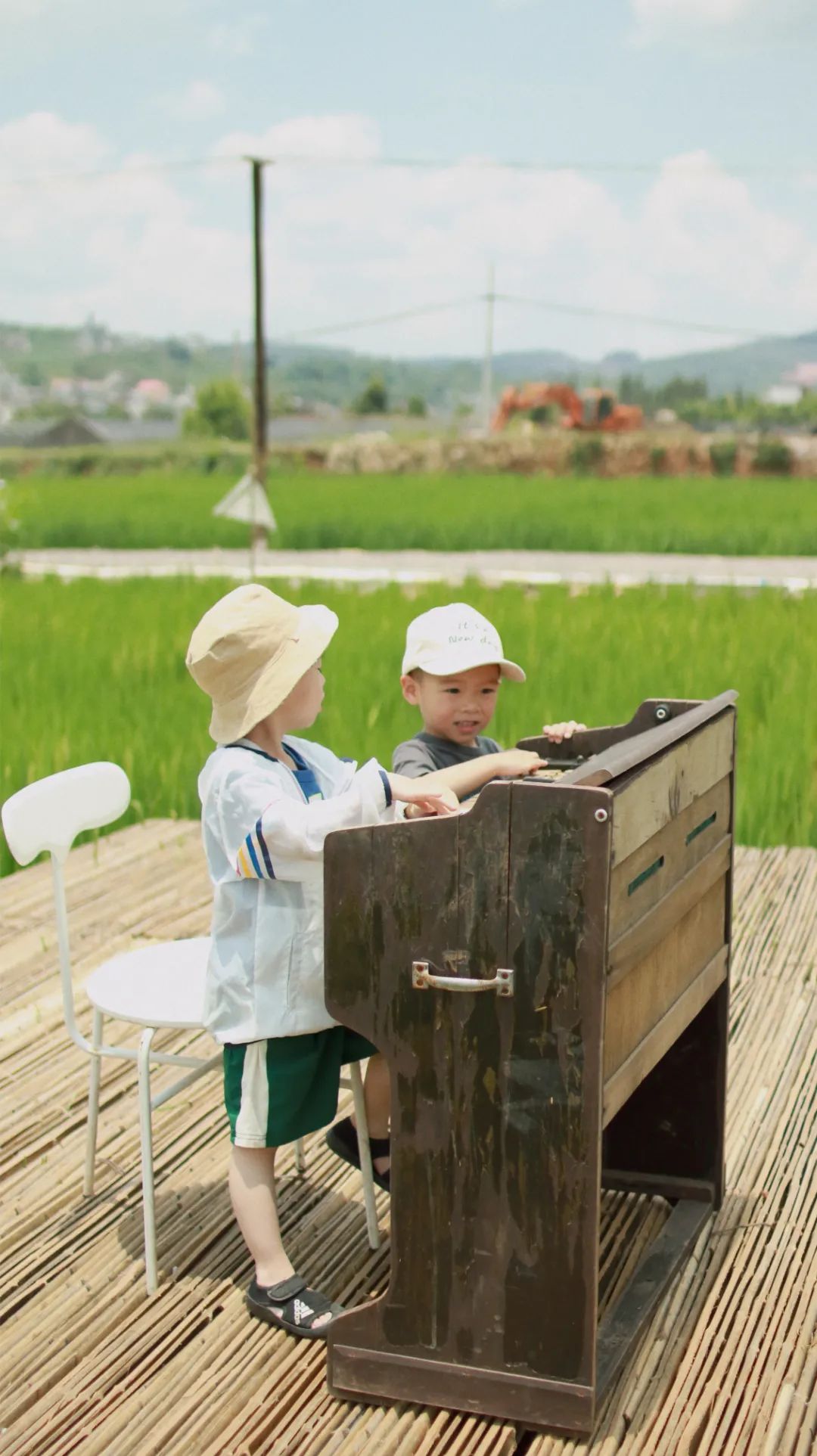 沉浸在昆明现实版宫崎骏动画里的世界休闲区蓝鸢梦想 - Www.slyday.coM