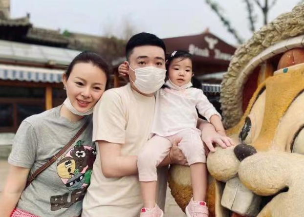 丁俊晖当年为何选择妻子张元元?答案一目了然,40岁潘晓婷仍单身|潘晓婷|丁俊晖|张元元_新浪新闻