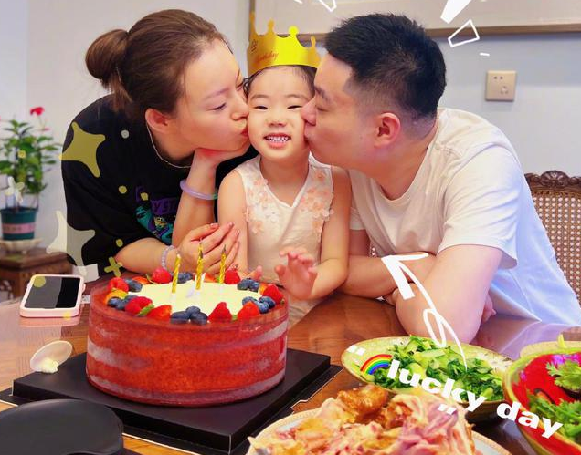 丁俊晖当年为何选择妻子张元元?答案一目了然,40岁潘晓婷仍单身|潘晓婷|丁俊晖|张元元_新浪新闻