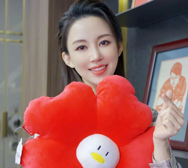 丁俊晖当年为何选择妻子张元元?答案一目了然,40岁潘晓婷仍单身|潘晓婷|丁俊晖|张元元_新浪新闻