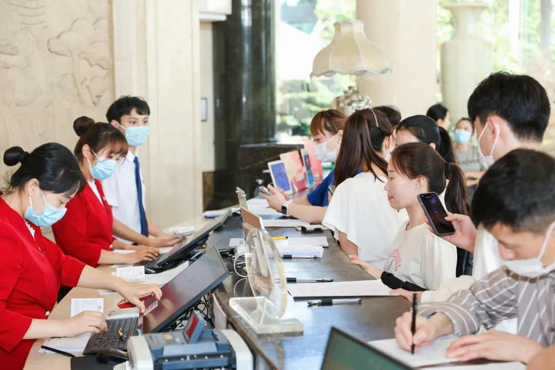 中国融通资产管理集团有限公司第一届职业技能大赛（酒店旅游类）南部区域选拔赛在广州珠江宾馆举办休闲区蓝鸢梦想 - Www.slyday.coM