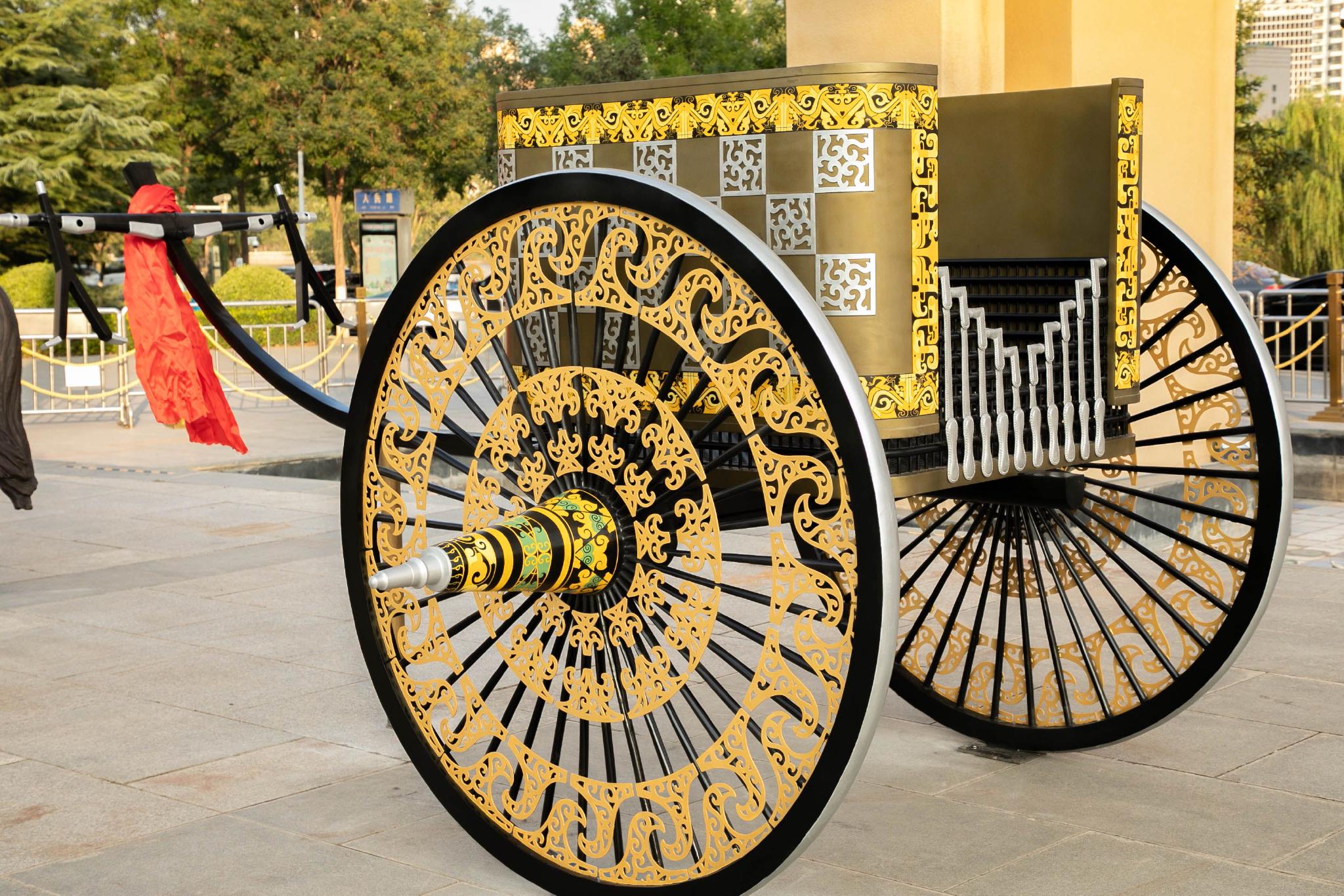 战国时期马车复制品亮相兰州|兰州市|文物|甘肃省_新浪新闻