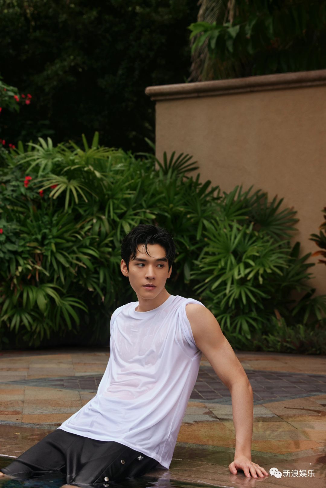 腹肌|男明星|龚俊_新浪新闻