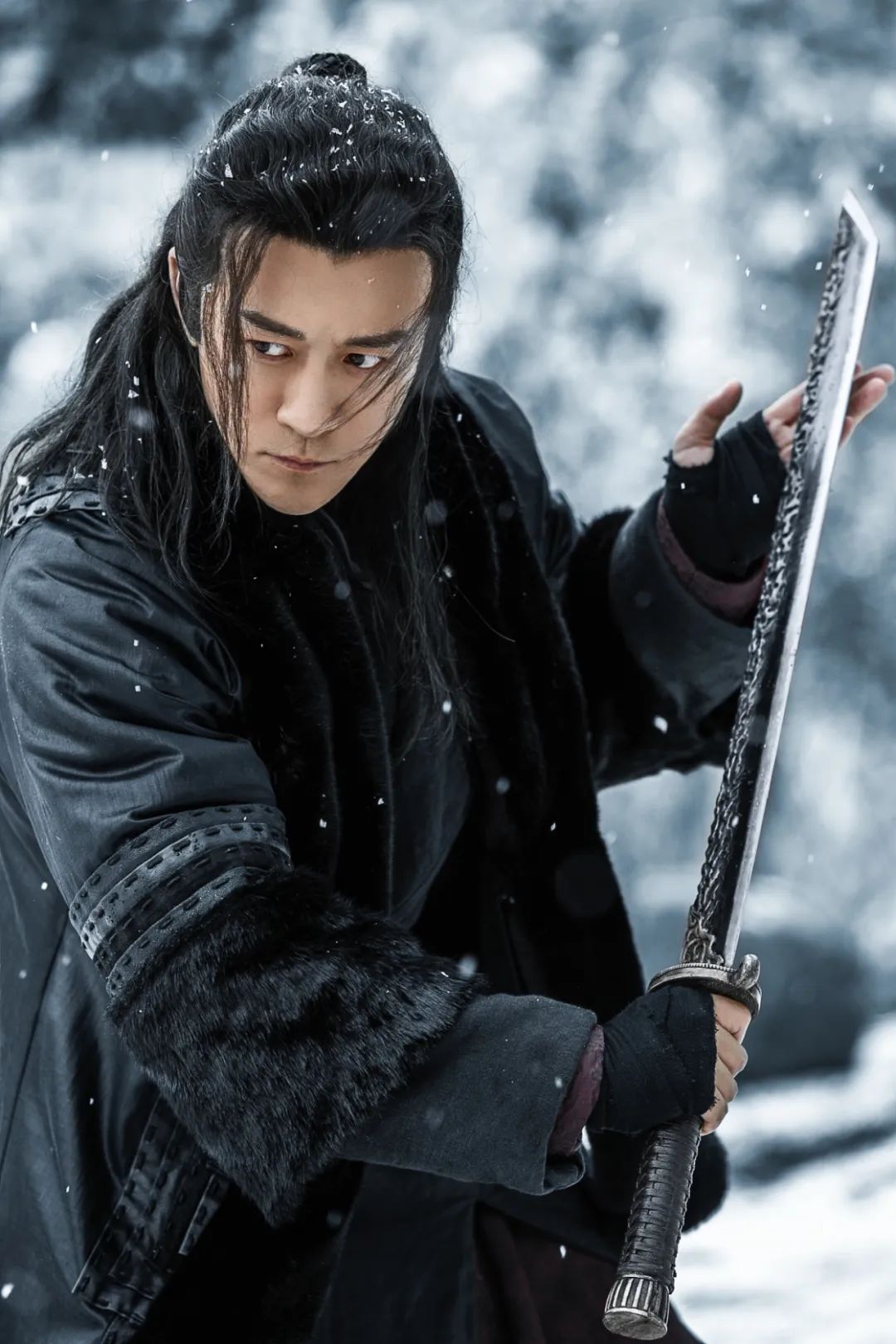 谭飞vs林雨申:聊聊《飞狐外传》里苗人凤的荷尔蒙与在野之气_新浪新闻