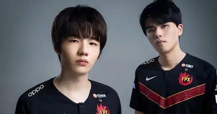 粉丝花钱去喷人?刘青松开播后直播惨遭爆破,却意外收入12w|lpl|刘少|话题|电竞|道歉_新浪新闻