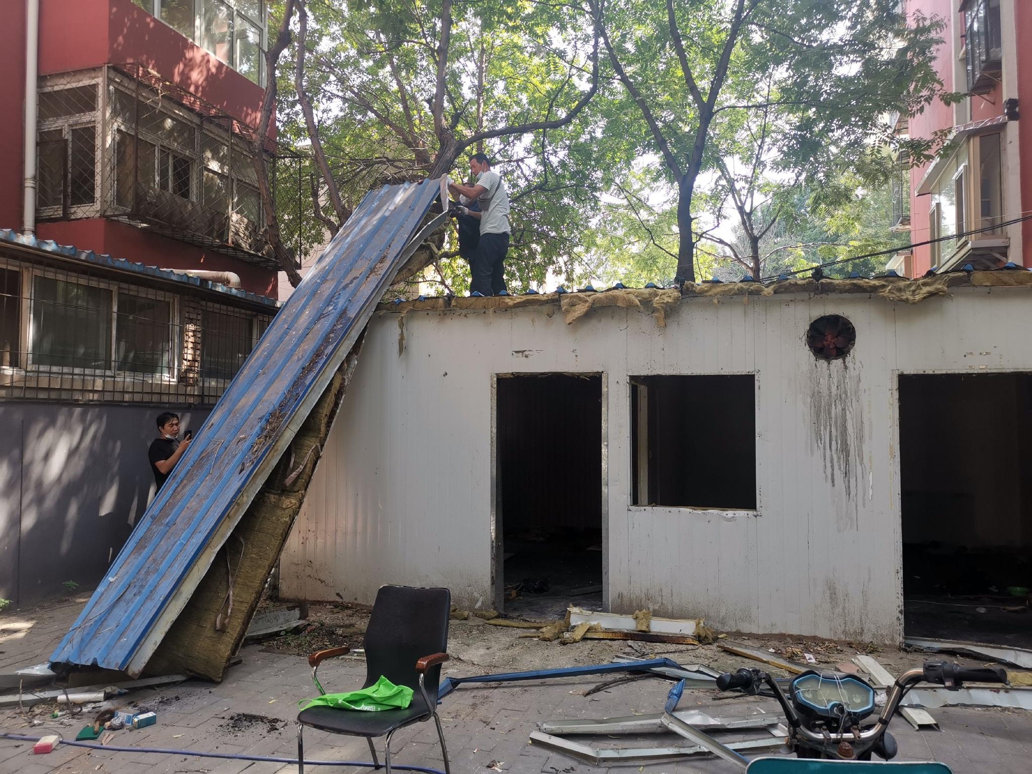 小区旧改最难是拆违,社区用心用情帮居民解决违建房难题|违建_新浪新闻