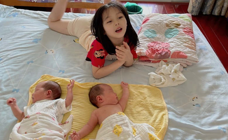 吳薇家的三個(gè)孩子受訪者供圖