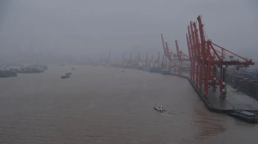 升级！台风橙色预警！今晚9点起上海地铁高架地面线路停运！休闲区蓝鸢梦想 - Www.slyday.coM