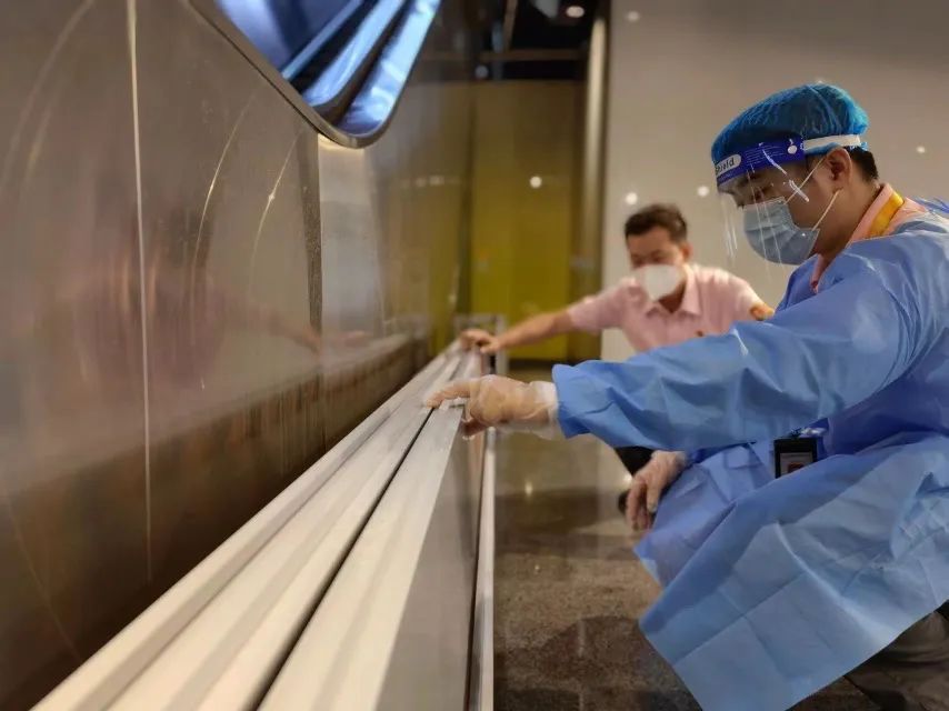 升级！台风橙色预警！今晚9点起上海地铁高架地面线路停运！休闲区蓝鸢梦想 - Www.slyday.coM