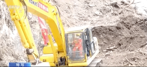 绝壁上开挖掘机！她说“没有时间去害怕”休闲区蓝鸢梦想 - Www.slyday.coM